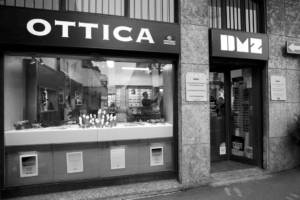 Vetrina centro ottico Dmz