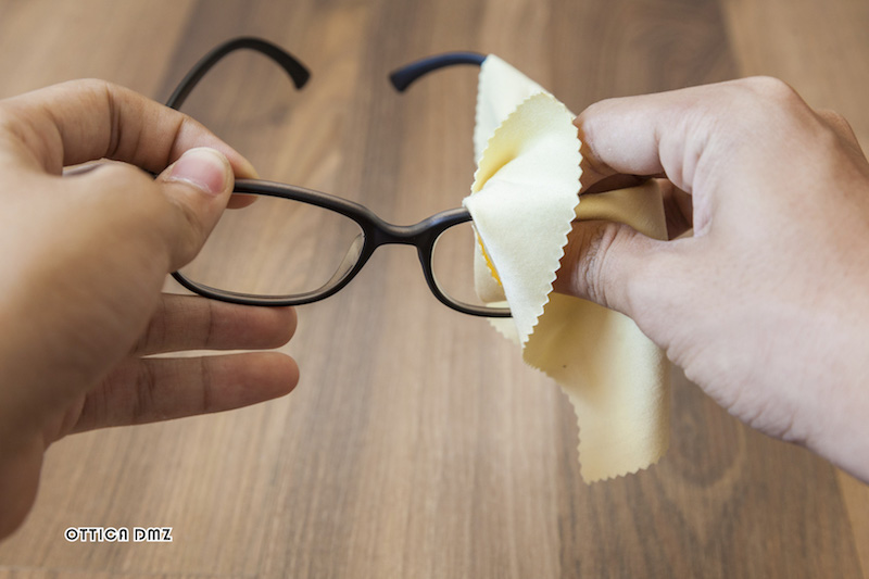 Consigli utili su come tenere gli occhiali sempre puliti