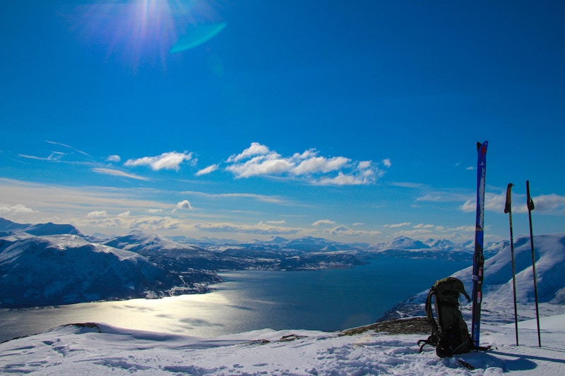 montain-ski-sun.jpg